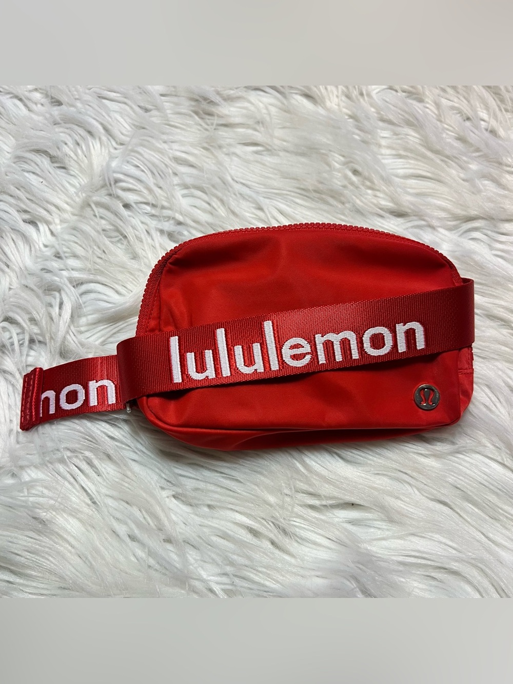 Limited edition rare educator lululemon athletica wordmark CLEAN Red belt Bag